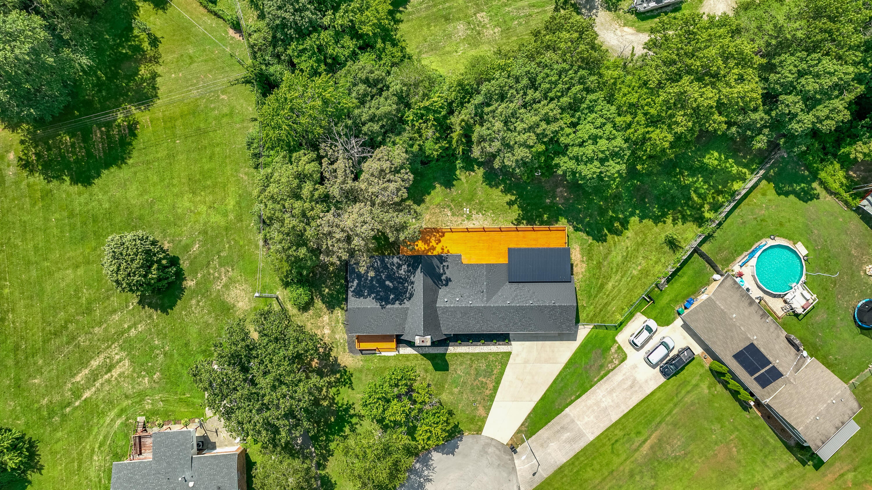 Berea, Kentucky, 40403, United States, 4 Bedrooms Bedrooms, ,4 BathroomsBathrooms,Residential,For Sale,1979235