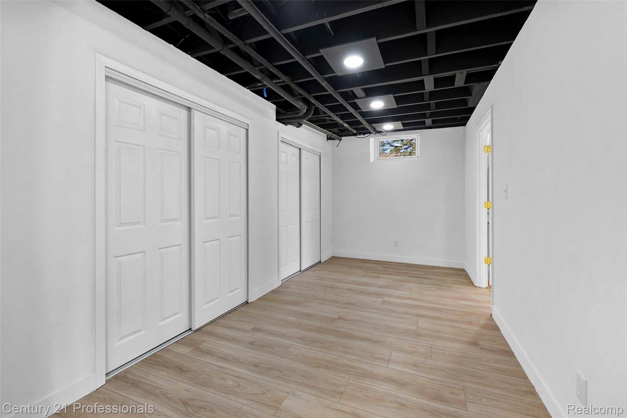 Davisburg, Michigan, 48350, United States, 5 Bedrooms Bedrooms, ,4 BathroomsBathrooms,Residential,For Sale,1982233