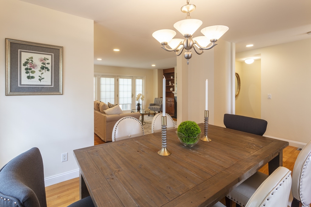 Newton, Massachusetts, 02161, United States, 3 Bedrooms Bedrooms, ,4 BathroomsBathrooms,Residential,For Sale,1940843