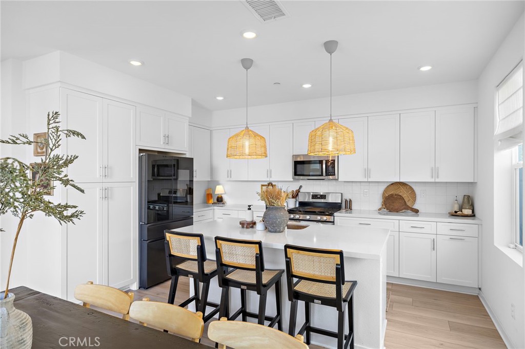 Corona, California, 92883, United States, 3 Bedrooms Bedrooms, ,3 BathroomsBathrooms,Residential,For Sale,1903718