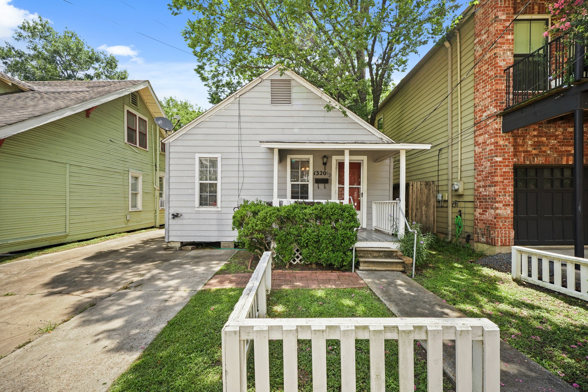 Houston, Texas, 77008, United States, 2 Bedrooms Bedrooms, ,1 BathroomBathrooms,Residential,For Sale,1868340
