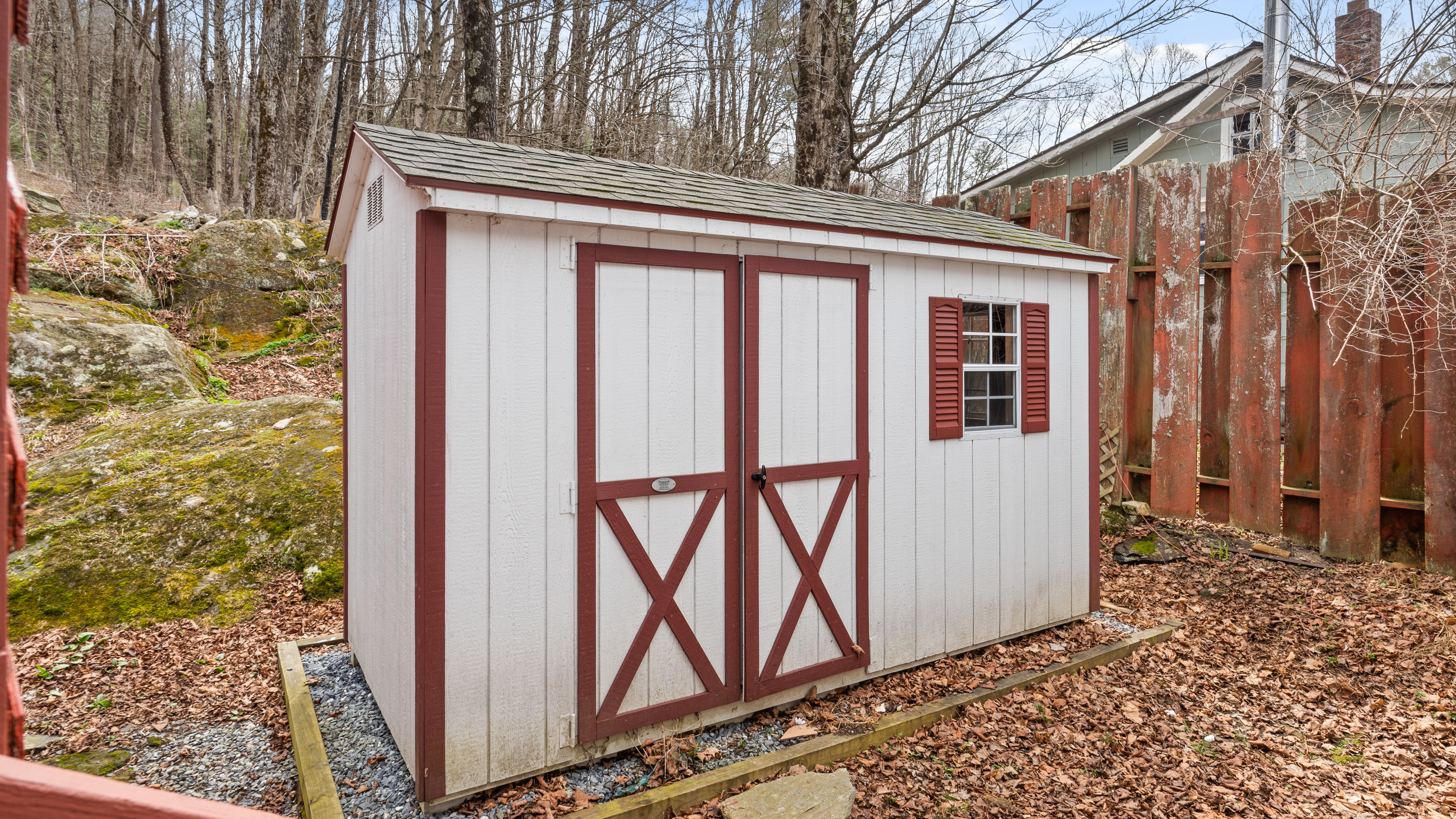  Historic Berkshire Homestead with Solar Barn, Trails, & Modern Efficiency - 物件實景