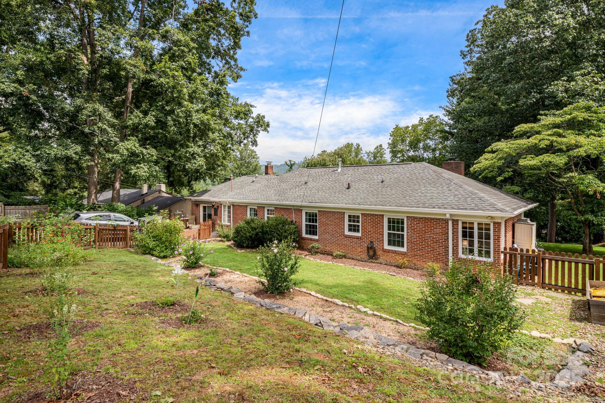 Asheville, North Carolina, 28804, United States, 3 Bedrooms Bedrooms, ,2 BathroomsBathrooms,Residential,For Sale,1916392