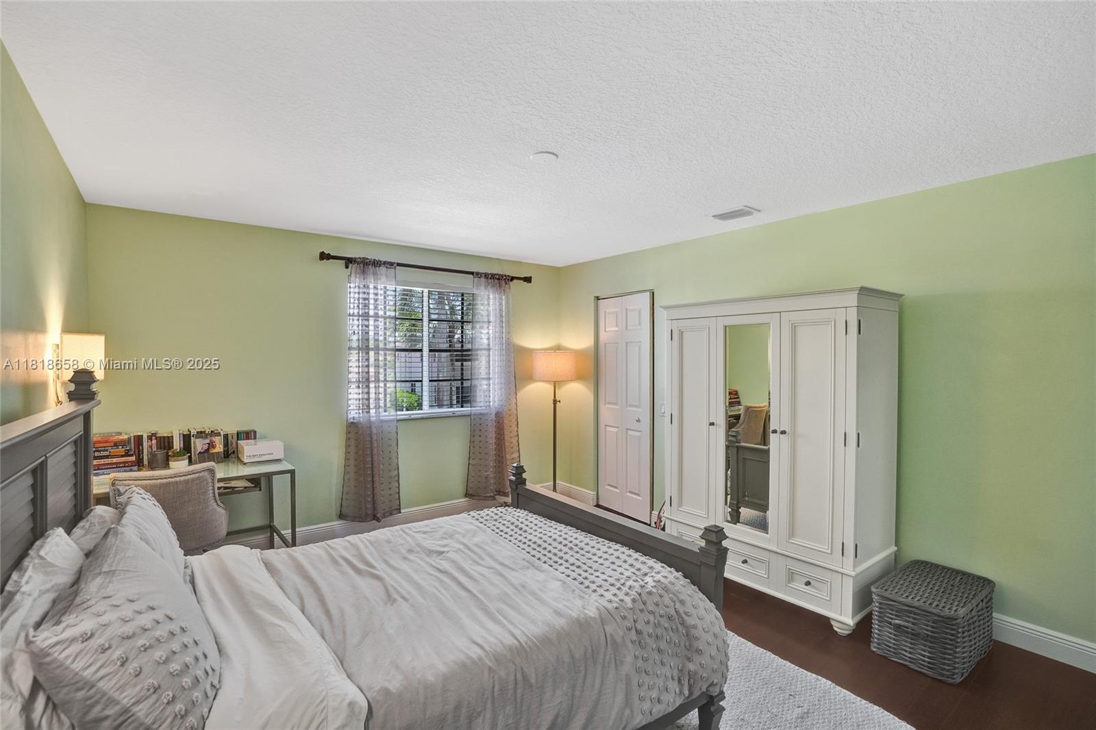 Weston, Florida, 33327, United States, 6 Bedrooms Bedrooms, ,4 BathroomsBathrooms,Residential,For Sale,1850132