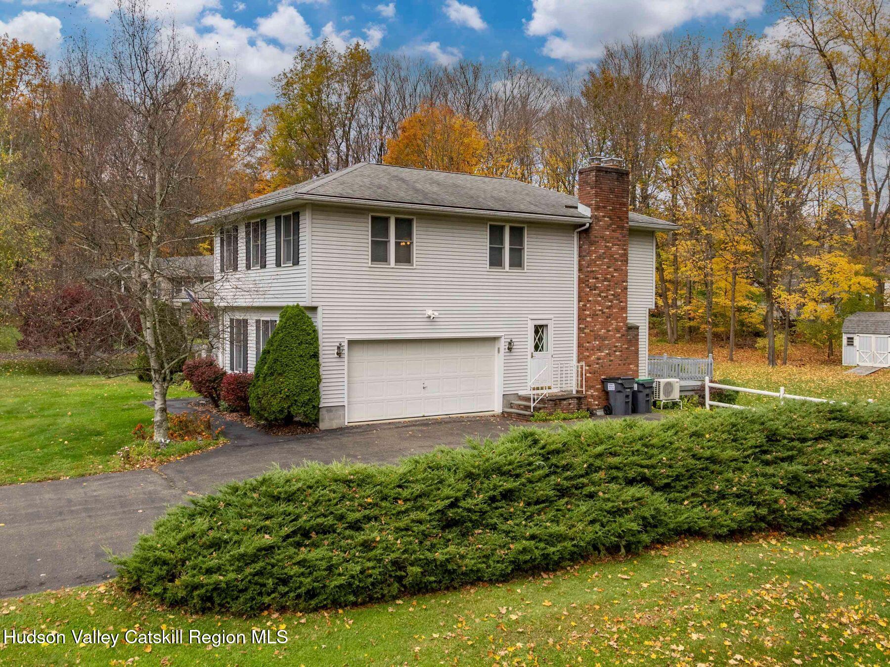 Lake Katrine, New York, 12449, United States, 4 Bedrooms Bedrooms, ,3 BathroomsBathrooms,Residential,For Sale,1987709