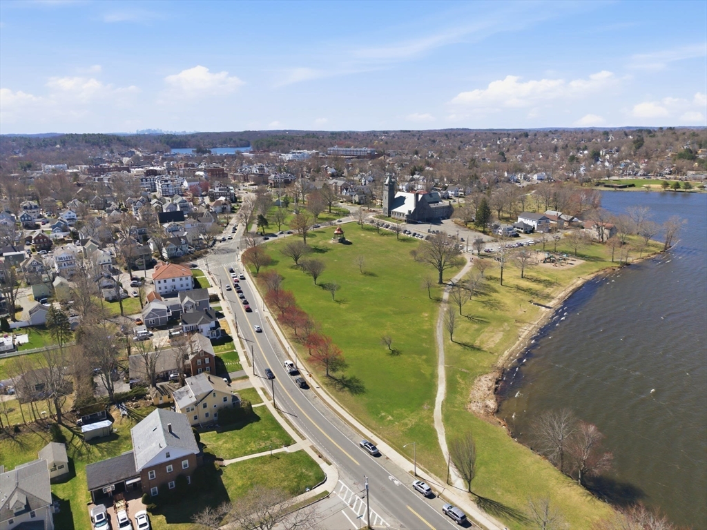 Wakefield, Massachusetts, 01880, United States, 2 Bedrooms Bedrooms, ,3 BathroomsBathrooms,Residential,For Sale,2036926