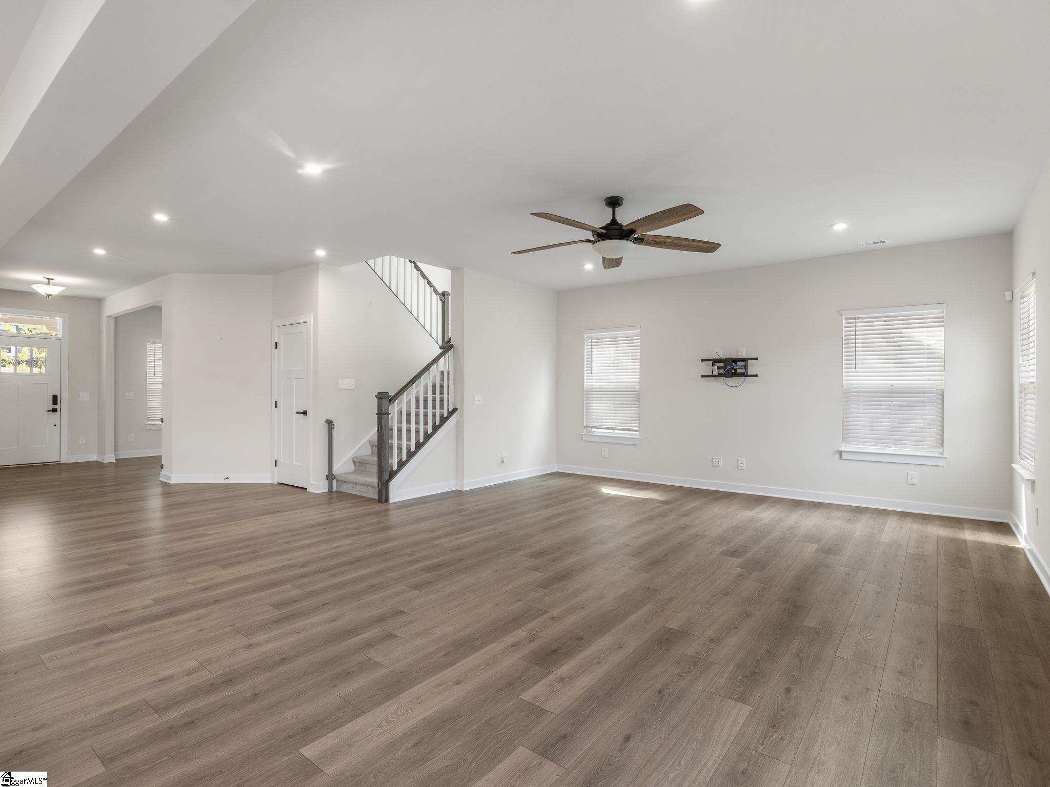 Woodruff, South Carolina, 29388, United States, 5 Bedrooms Bedrooms, ,4 BathroomsBathrooms,Residential,For Sale,1890519
