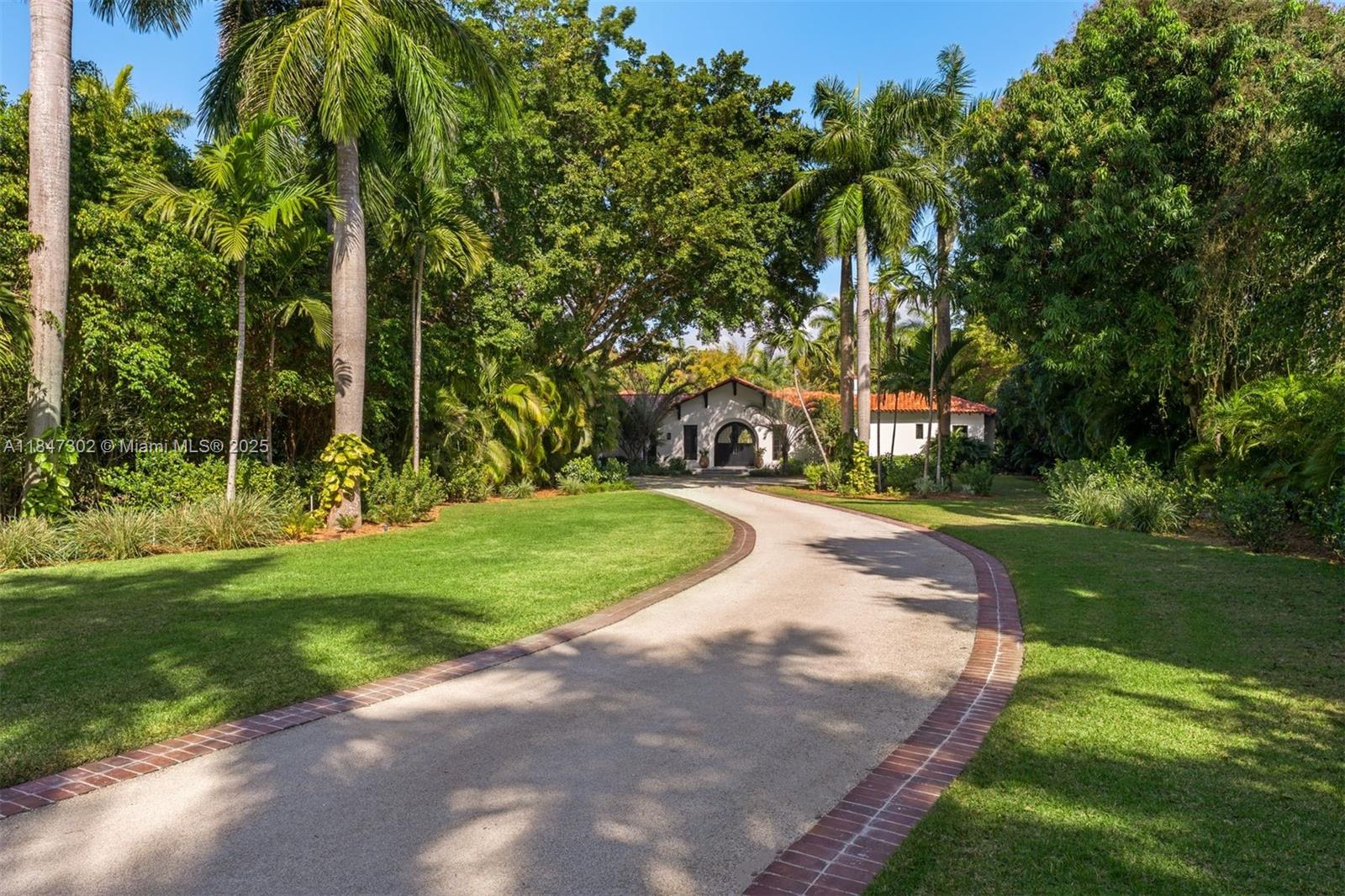 Miami, Florida, 33143, United States, 7 Bedrooms Bedrooms, ,6 BathroomsBathrooms,Residential,For Sale,1934176