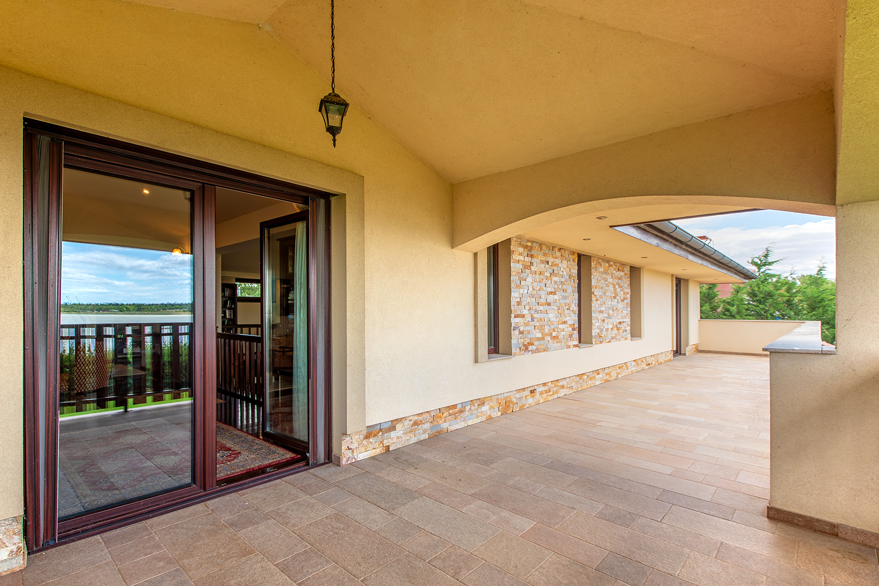  Exceptional waterfront family residence on Lake Velence - 物件實景