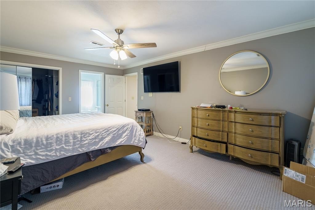 Glen Carbon, Illinois, 62034, United States, 5 Bedrooms Bedrooms, ,4 BathroomsBathrooms,Residential,For Sale,1977133