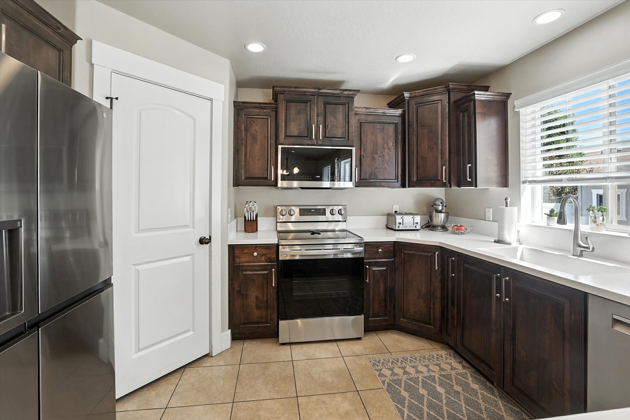 Perry, Utah, 84302, United States, 6 Bedrooms Bedrooms, ,3 BathroomsBathrooms,Residential,For Sale,1903790