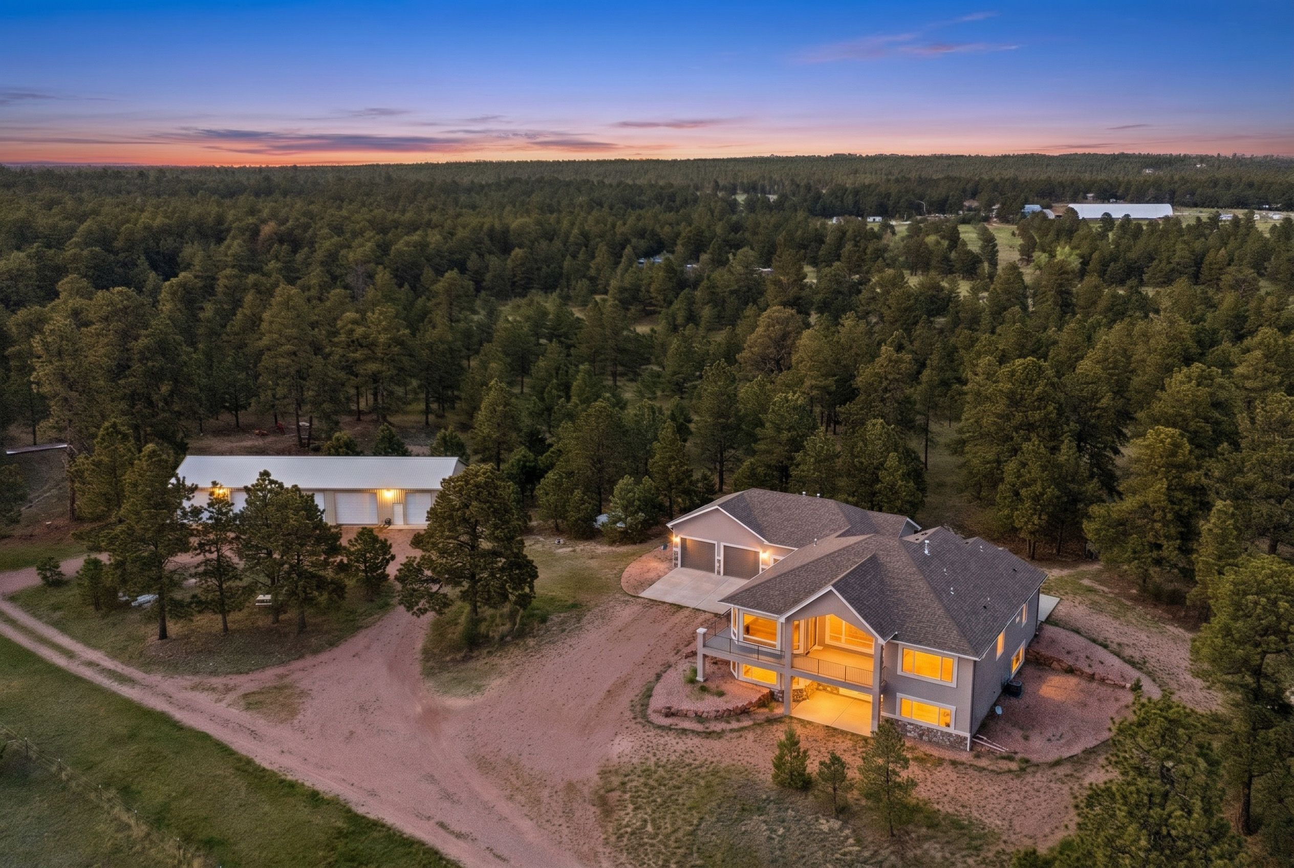  Rare and unique south Black Forest estate nestled on 37 acres - 物件實景