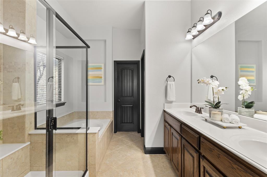 Lantana, Texas, 76226, United States, 4 Bedrooms Bedrooms, ,4 BathroomsBathrooms,Residential,For Sale,2010327