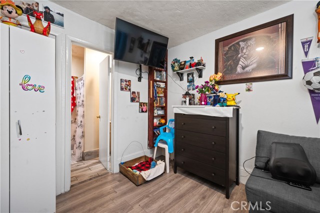 Los Angeles, California, 90044, United States, 2 Bedrooms Bedrooms, ,Residential,For Sale,1869360