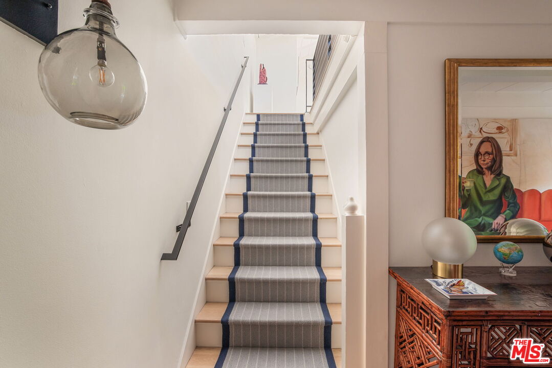 West Hollywood, California, 90048, United States, 3 Bedrooms Bedrooms, ,1 BathroomBathrooms,Residential,For Sale,1828298