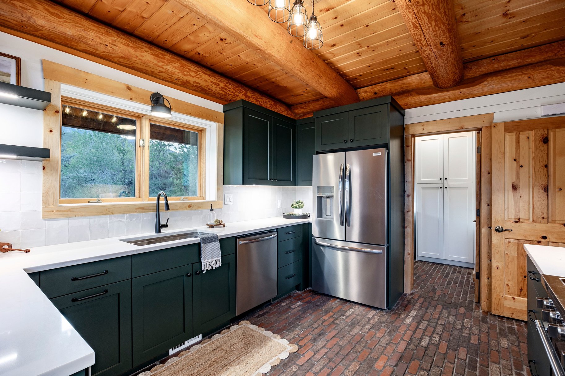  Refined Mountain Home on 1.27 Acres Near Snowbasin - 物件實景