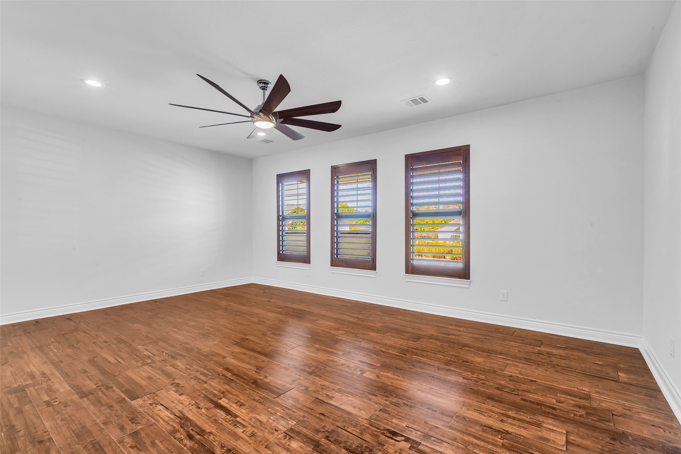 Montgomery, Texas, 77356, United States, 4 Bedrooms Bedrooms, ,4 BathroomsBathrooms,Residential,For Sale,1989198