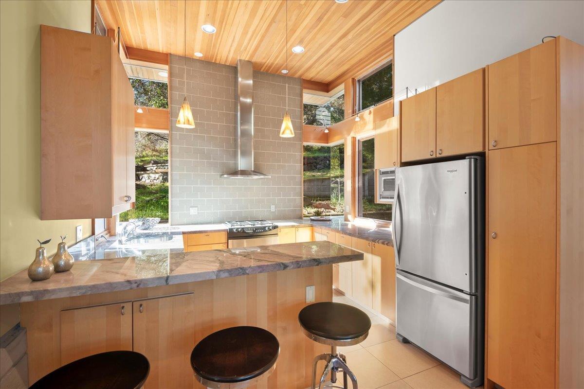 Los Altos Hills, California, 94022, United States, 5 Bedrooms Bedrooms, ,5 BathroomsBathrooms,Residential,For Sale,1907317