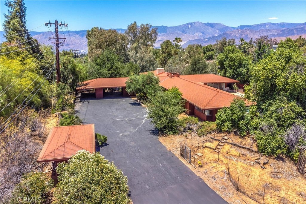 Redlands, California, 92373, United States, 4 Bedrooms Bedrooms, ,1 BathroomBathrooms,Residential,For Sale,1899993
