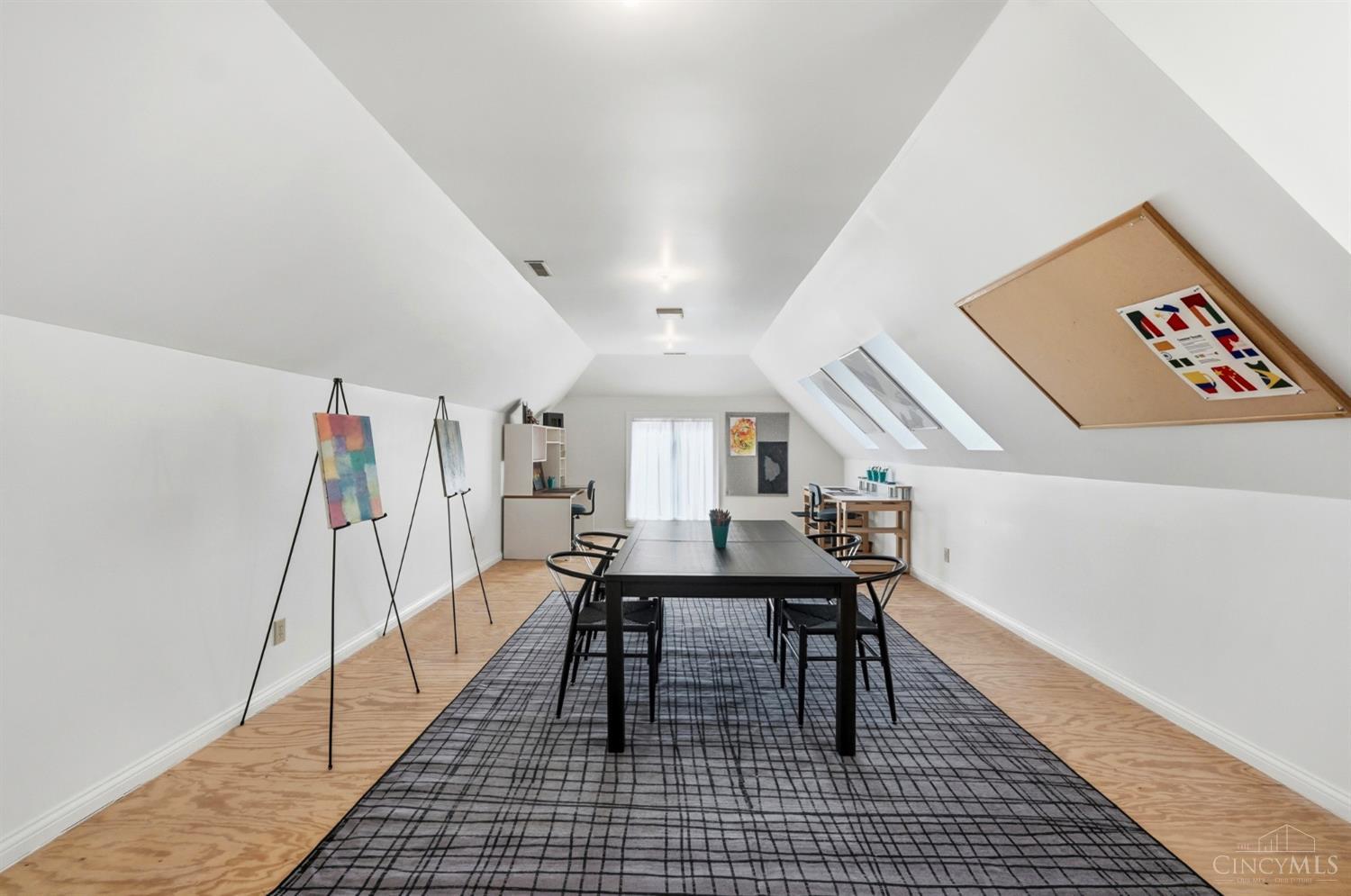 Anderson Twp, Ohio, 45230, United States, 5 Bedrooms Bedrooms, ,6 BathroomsBathrooms,Residential,For Sale,1988245