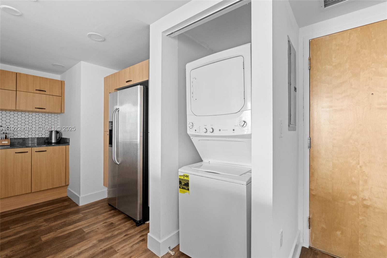 Miami, Florida, 33130, United States, 2 Bedrooms Bedrooms, ,2 BathroomsBathrooms,Residential,For Sale,2000565