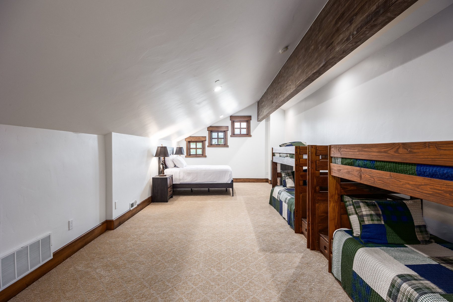  Spacious Glenwild Home with Resort Views, Private Guest Suite and Expansive Yard - 物件實景