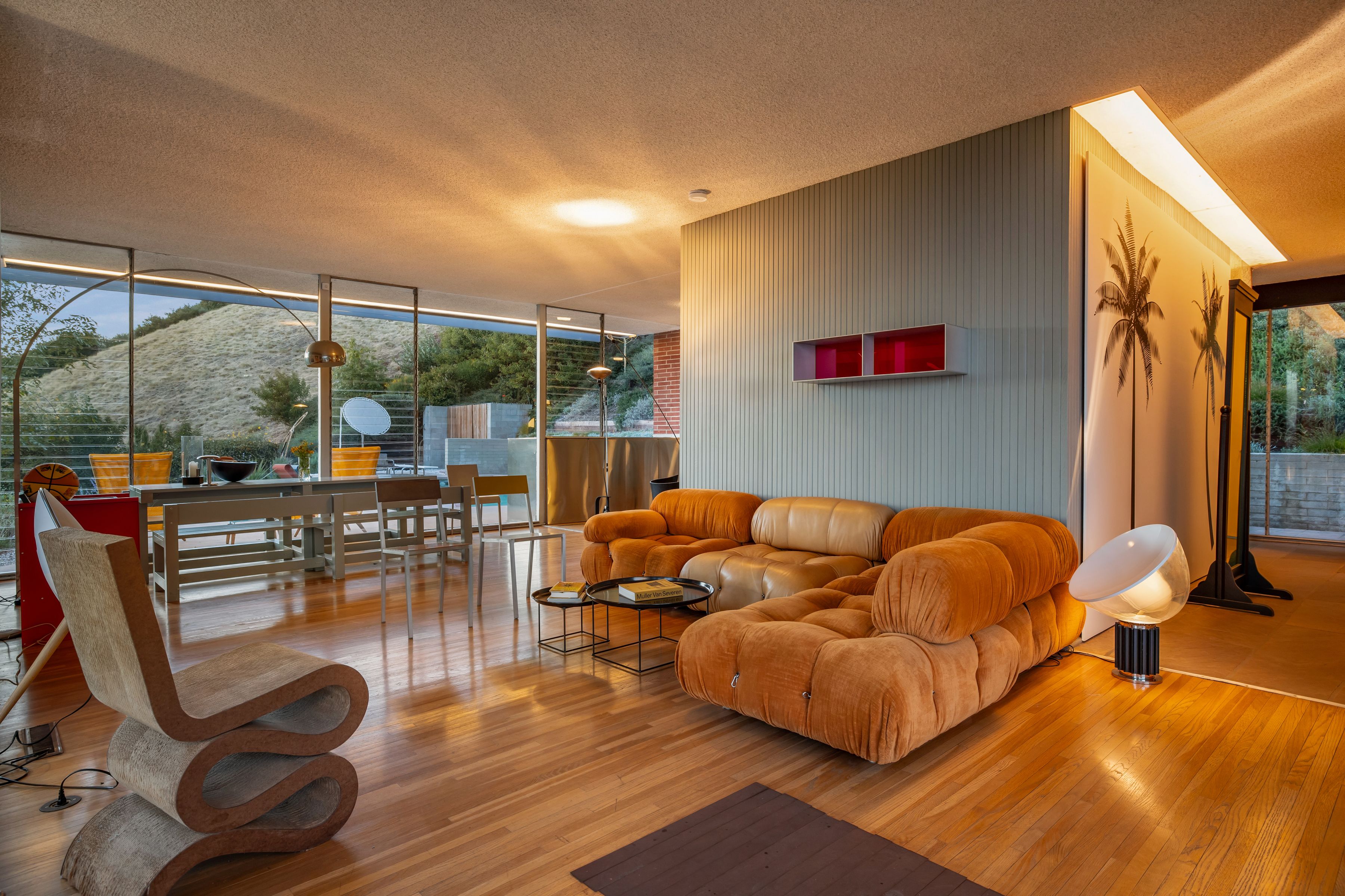  1531  N Tigertail Rd - 物件實景