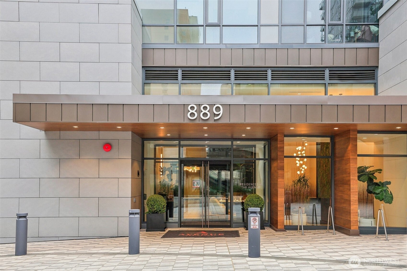 Bellevue, Washington, 98004, United States, 2 Bedrooms Bedrooms, ,2 BathroomsBathrooms,Residential,For Sale,1849855