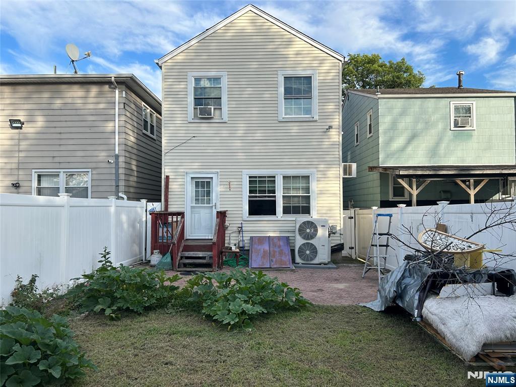 Kearny, New Jersey, 07032, United States, 3 Bedrooms Bedrooms, ,2 BathroomsBathrooms,Residential,For Sale,1927539