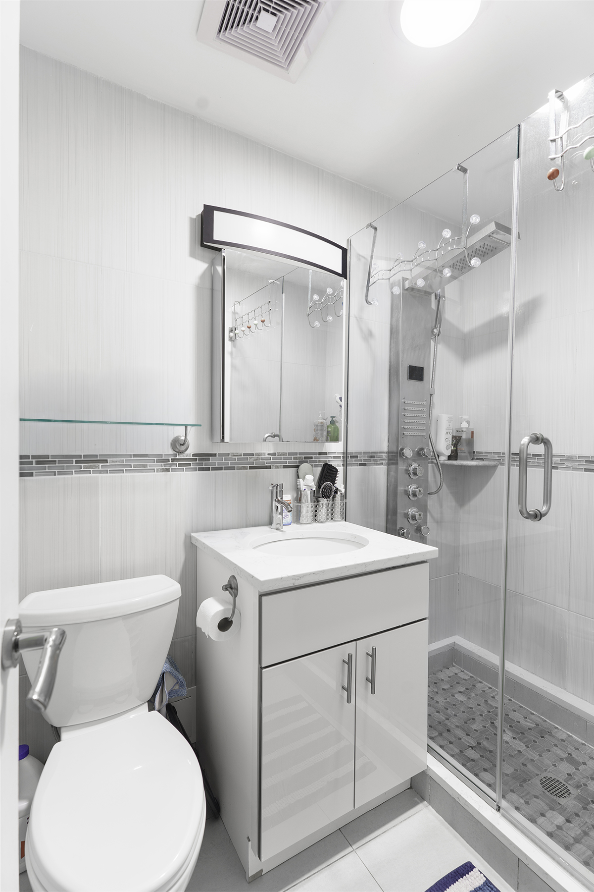  ?BEAUTIFULLY RENOVATED SPACIOUS STUDIO IN PRIME LOCATION? - 物件實景
