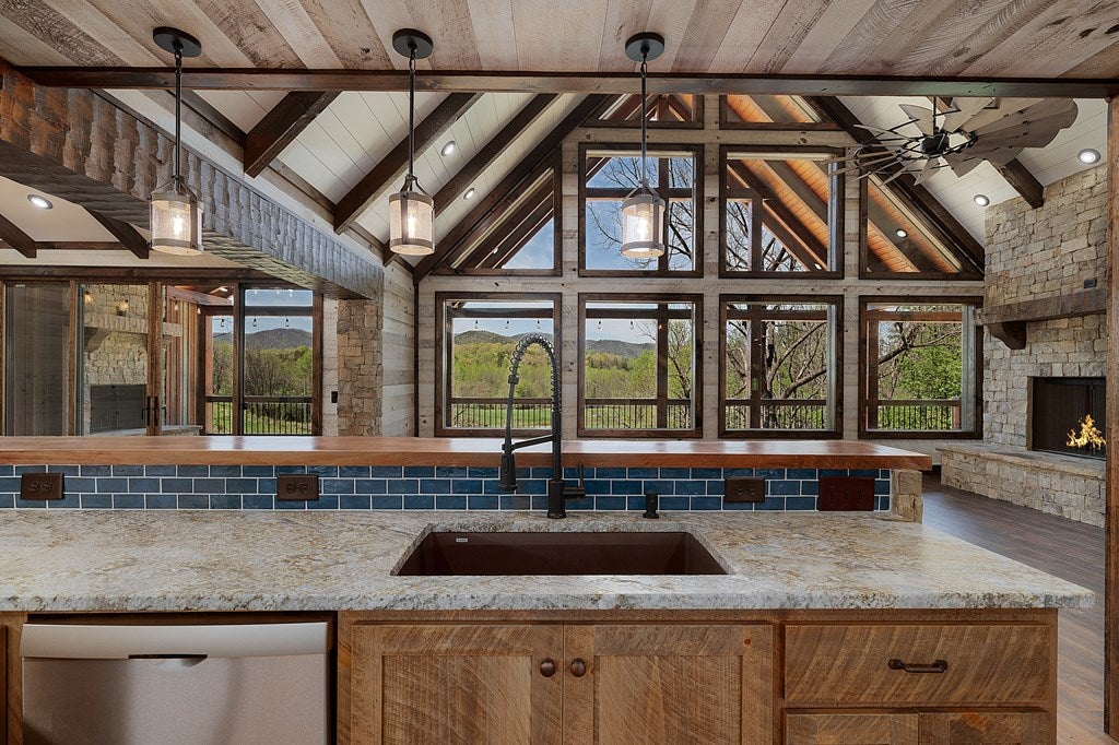 Blue Ridge, Georgia, 30513, United States, 4 Bedrooms Bedrooms, ,4 BathroomsBathrooms,Residential,For Sale,1804354