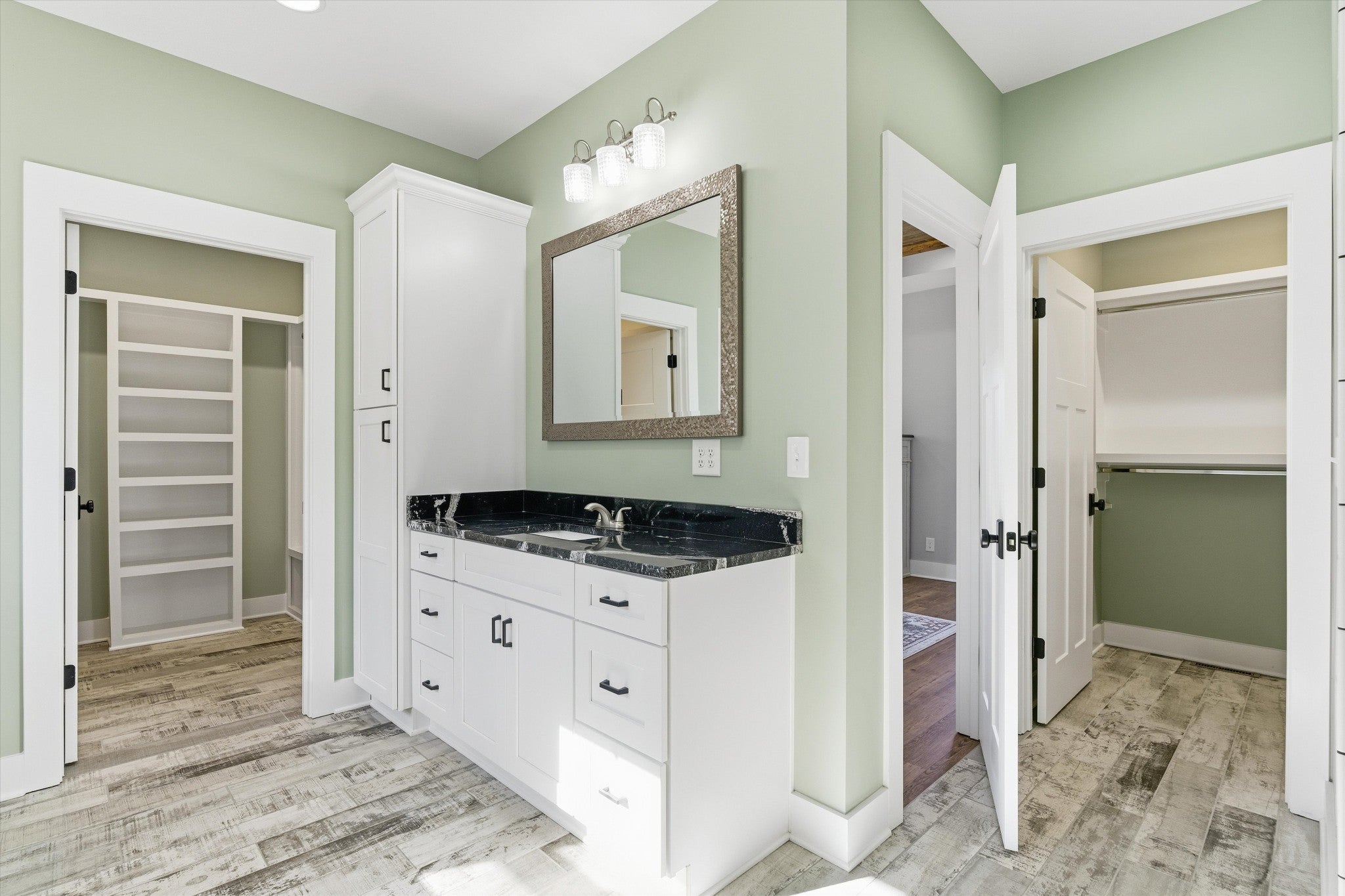 McMinnville, Tennessee, 37110, United States, 3 Bedrooms Bedrooms, ,2 BathroomsBathrooms,Residential,For Sale,2006562