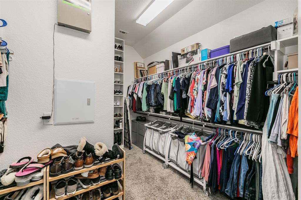 Mansfield, Texas, 76063, United States, 4 Bedrooms Bedrooms, ,3 BathroomsBathrooms,Residential,For Sale,1943219