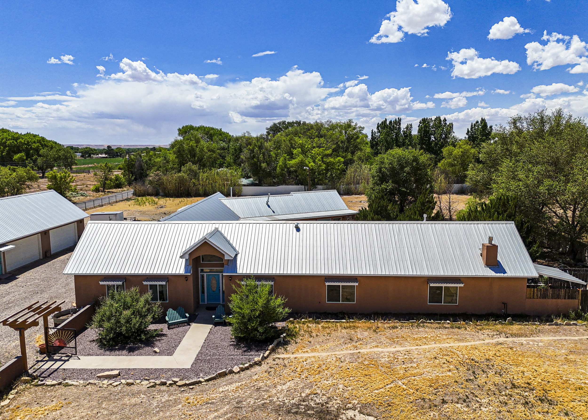 Los Lunas, New Mexico, 87031, United States, 5 Bedrooms Bedrooms, ,5 BathroomsBathrooms,Residential,For Sale,2048423