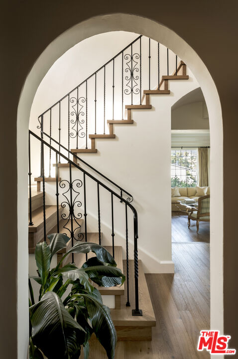 Los Angeles, California, 90068, United States, 4 Bedrooms Bedrooms, ,5 BathroomsBathrooms,Residential,For Sale,1910908