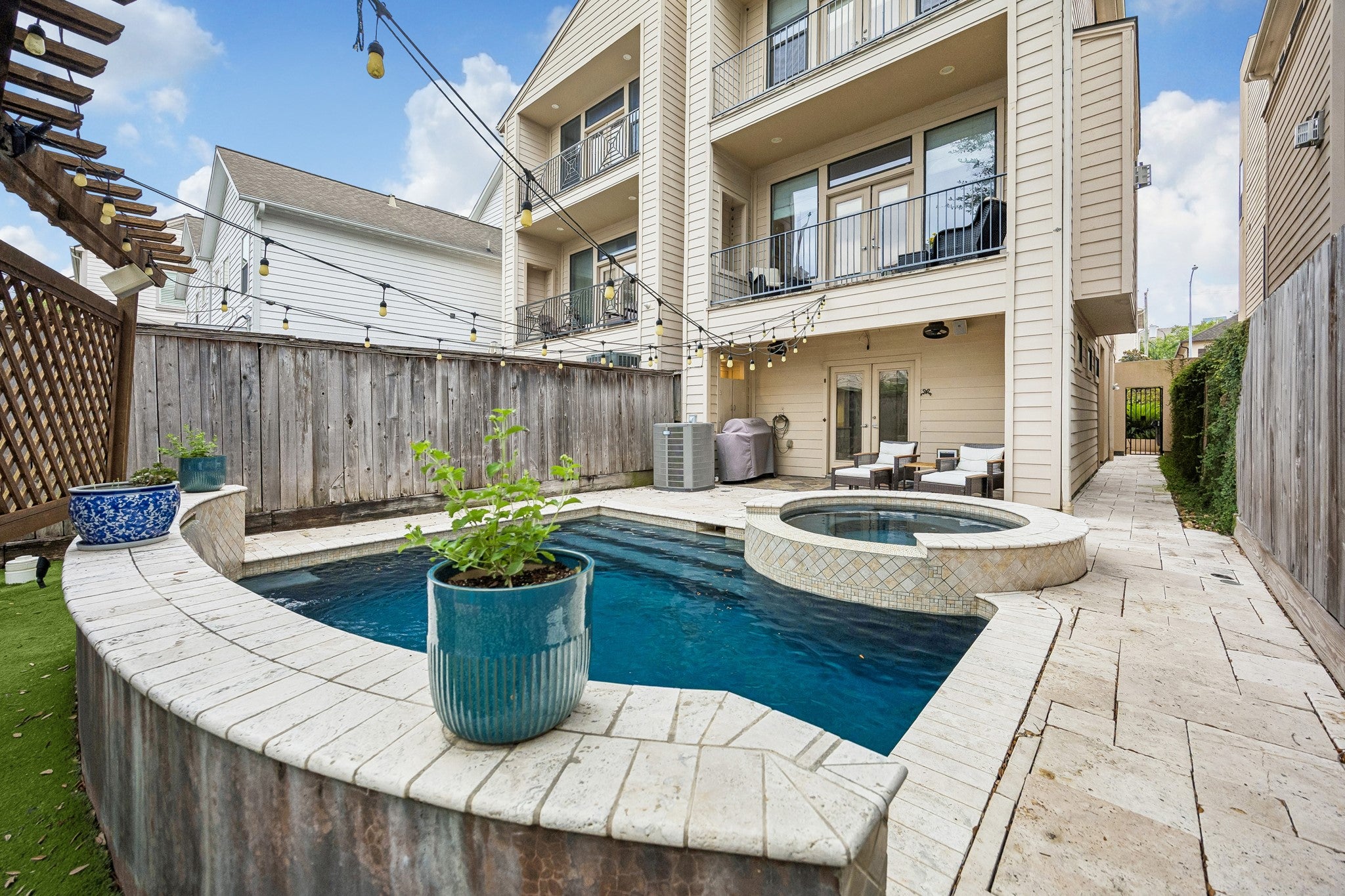 Floyd St, Houston, TX 77007 #1
