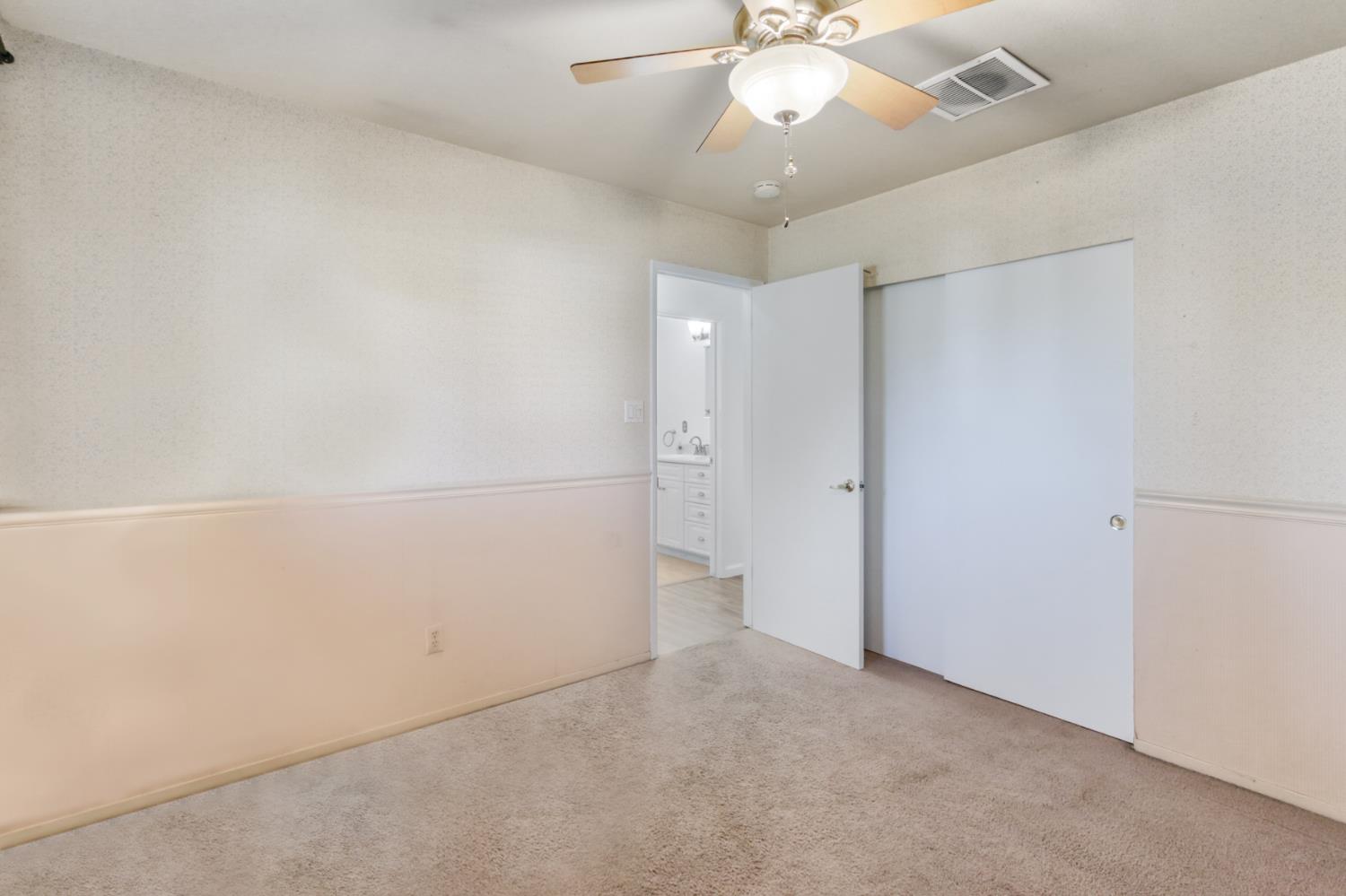 Elk Grove, California, 95624, United States, 4 Bedrooms Bedrooms, ,3 BathroomsBathrooms,Residential,For Sale,1987914