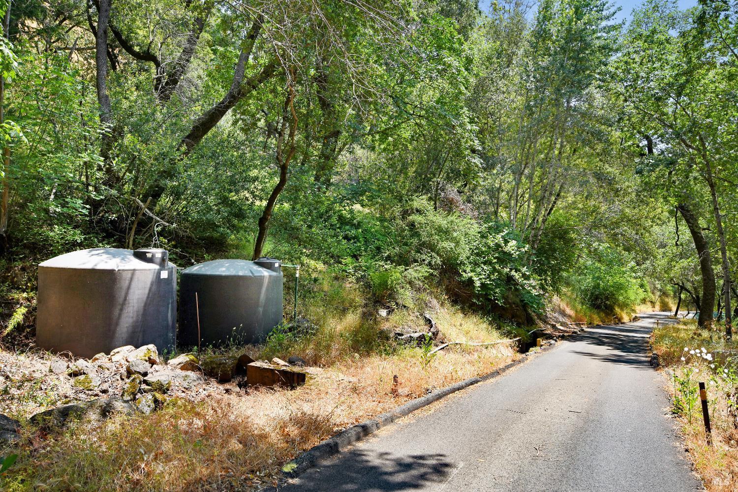 Glen Ellen, California, 95442, United States, 4 Bedrooms Bedrooms, ,3 BathroomsBathrooms,Residential,For Sale,2009295