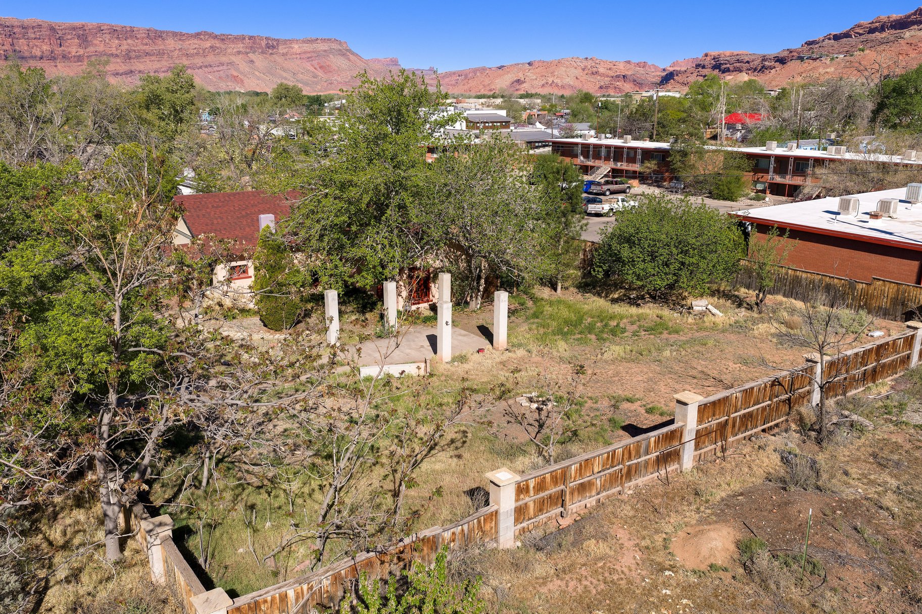  Charming Vintage Home Rich with Character and History - 物件實景