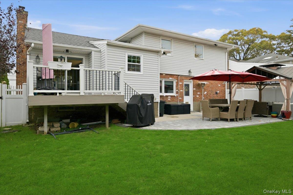 Merrick, New York, 11566, United States, 3 Bedrooms Bedrooms, ,3 BathroomsBathrooms,Residential,For Sale,1986518