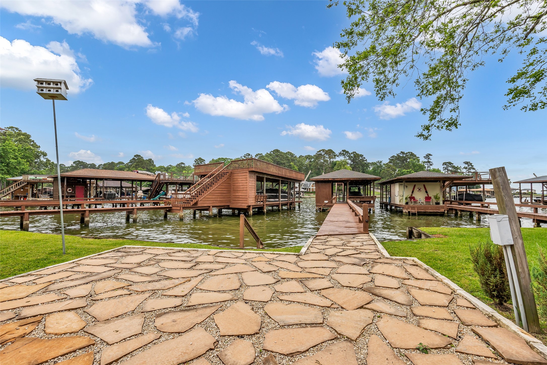  33 Harbour Point Circle - 物件實景