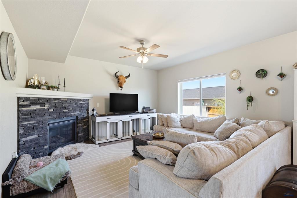 Rapid City, South Dakota, 57703, United States, 4 Bedrooms Bedrooms, ,3 BathroomsBathrooms,Residential,For Sale,2048650