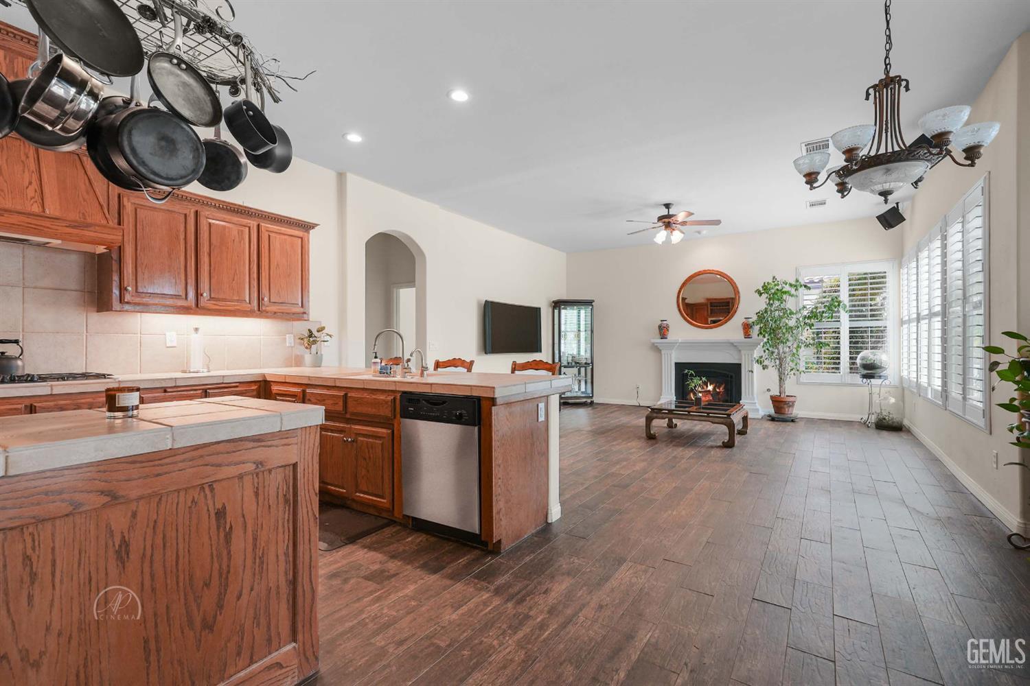 Bakersfield, California, 93314, United States, 5 Bedrooms Bedrooms, ,3 BathroomsBathrooms,Residential,For Sale,1974867