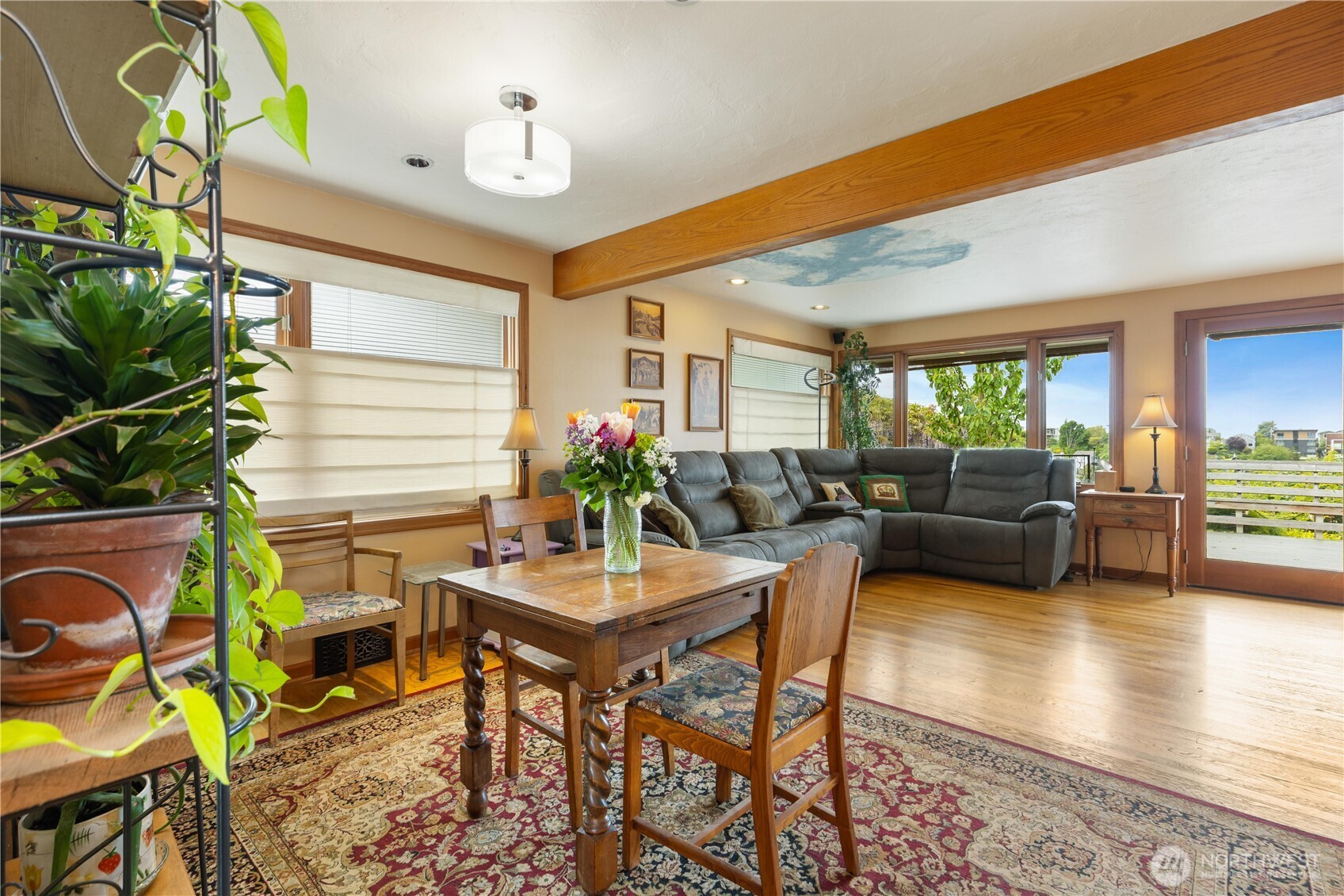 Seattle, Washington, 98126, United States, 4 Bedrooms Bedrooms, ,1 BathroomBathrooms,Residential,For Sale,1810627