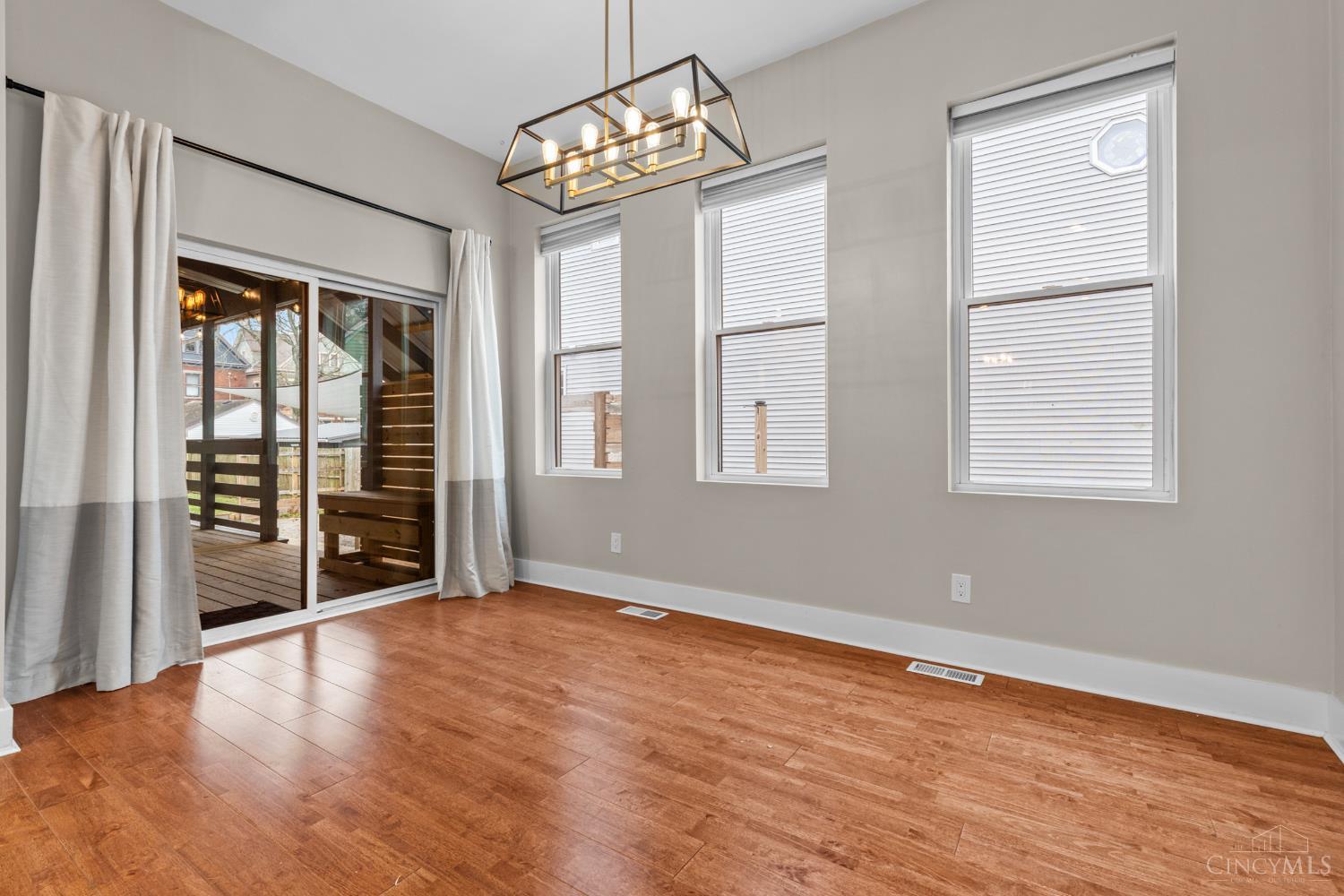 Cincinnati, Ohio, 45206, United States, 3 Bedrooms Bedrooms, ,3 BathroomsBathrooms,Residential,For Sale,1997229