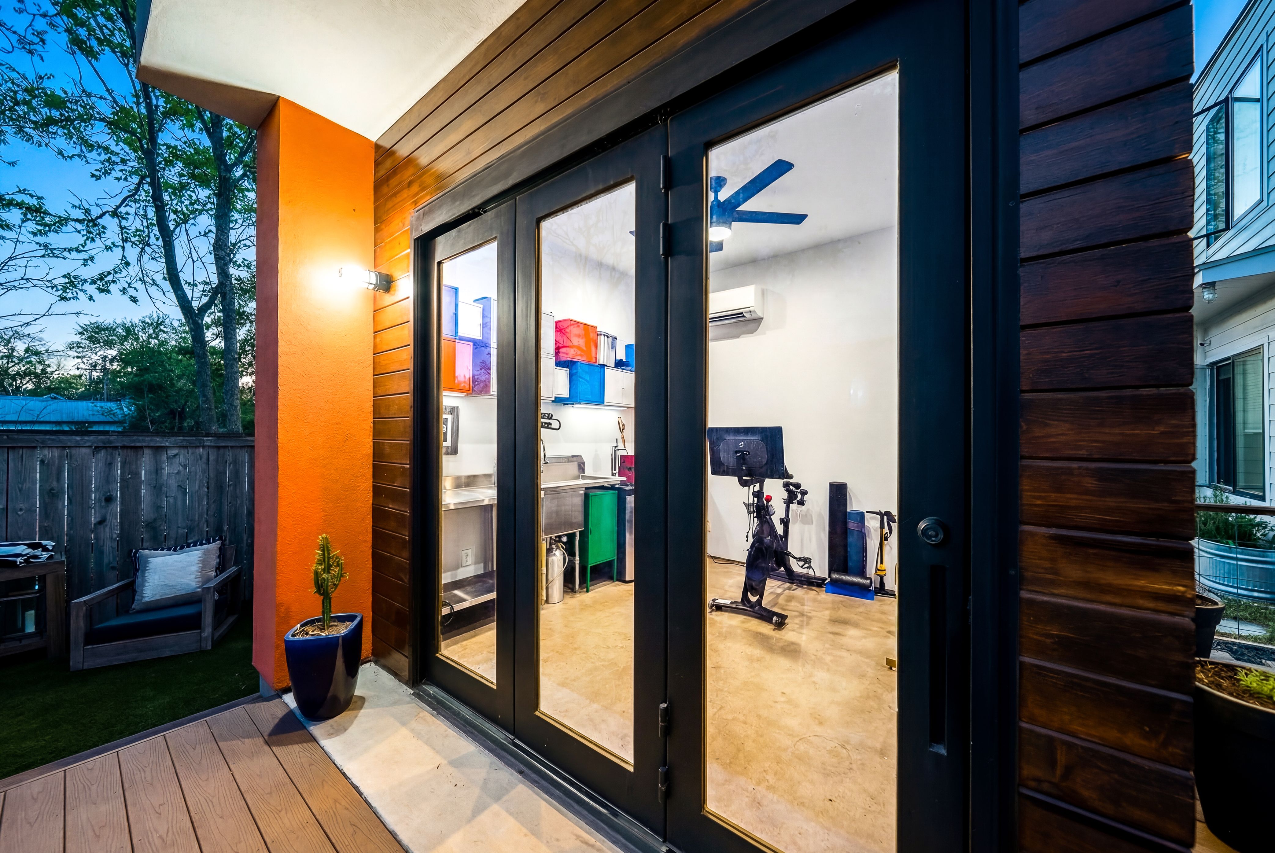  Stunning Custom Contemporary Abode in Southtown - 物件實景