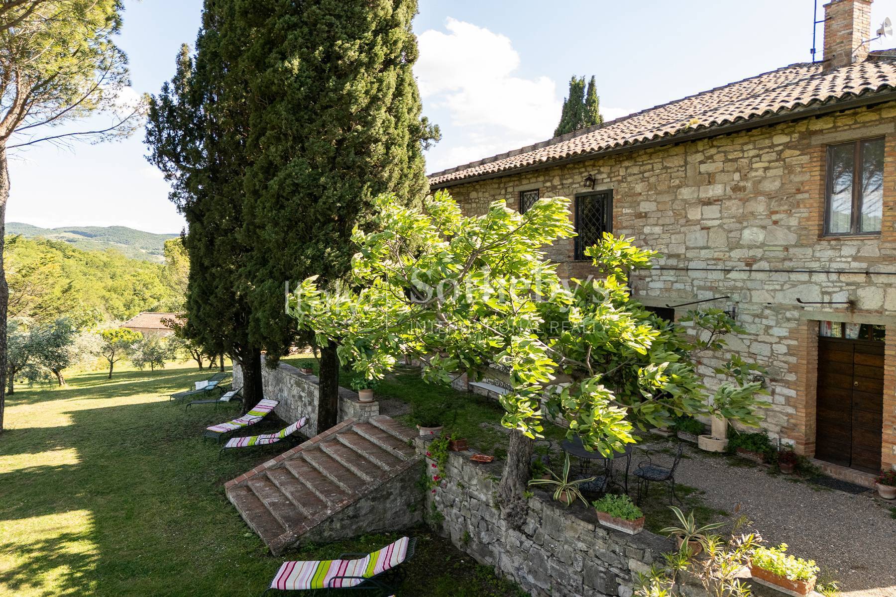  13th-Century Watchtower with Breathtaking Views over Todi - 物件實景
