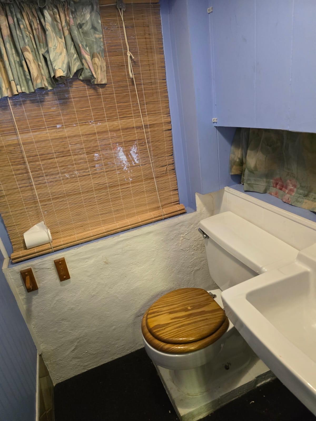 Little Ferry, New Jersey, 07643, United States, 7 Bedrooms Bedrooms, ,2 BathroomsBathrooms,Residential,For Sale,2006023