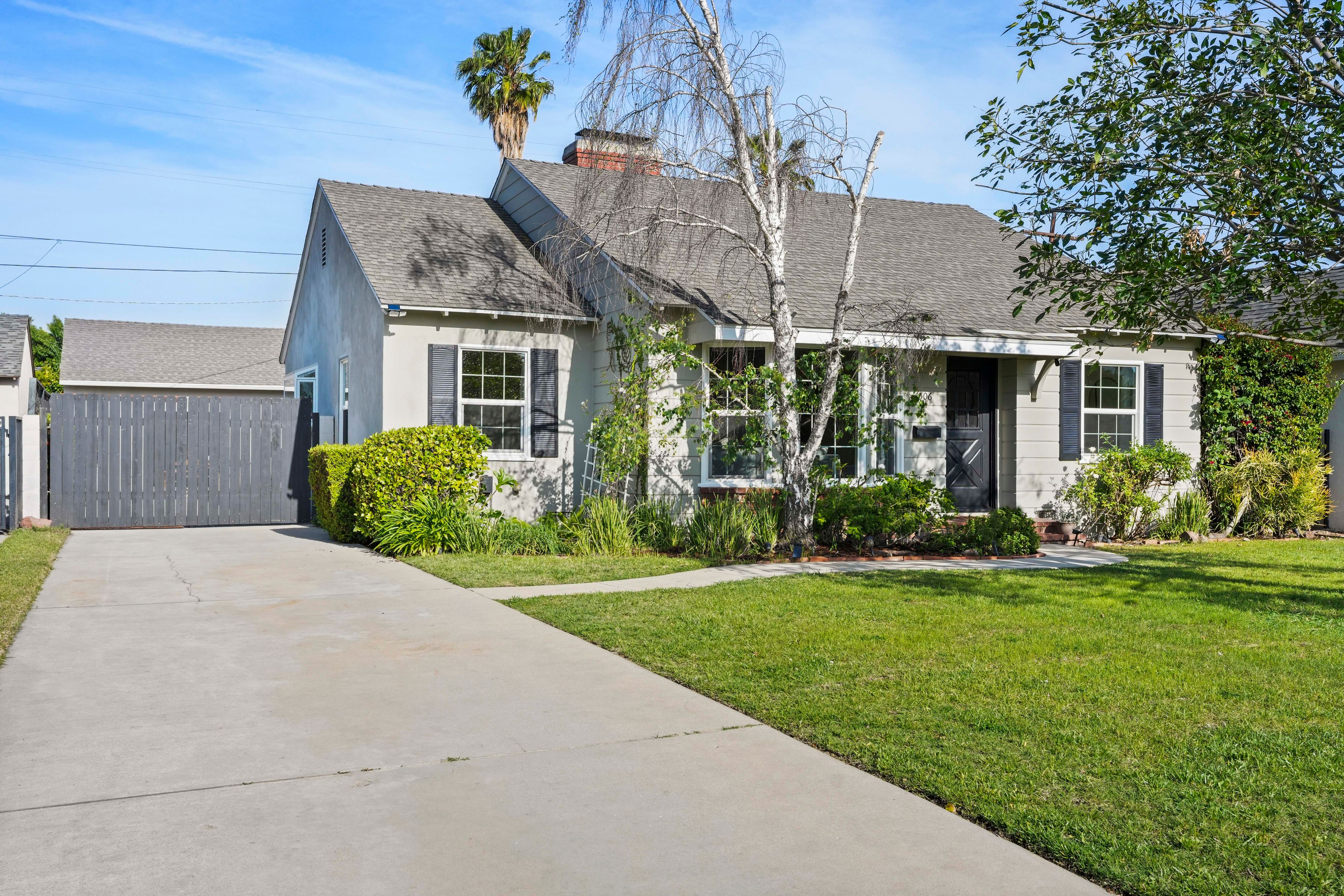  6506 Colbath Avenue - 物件實景