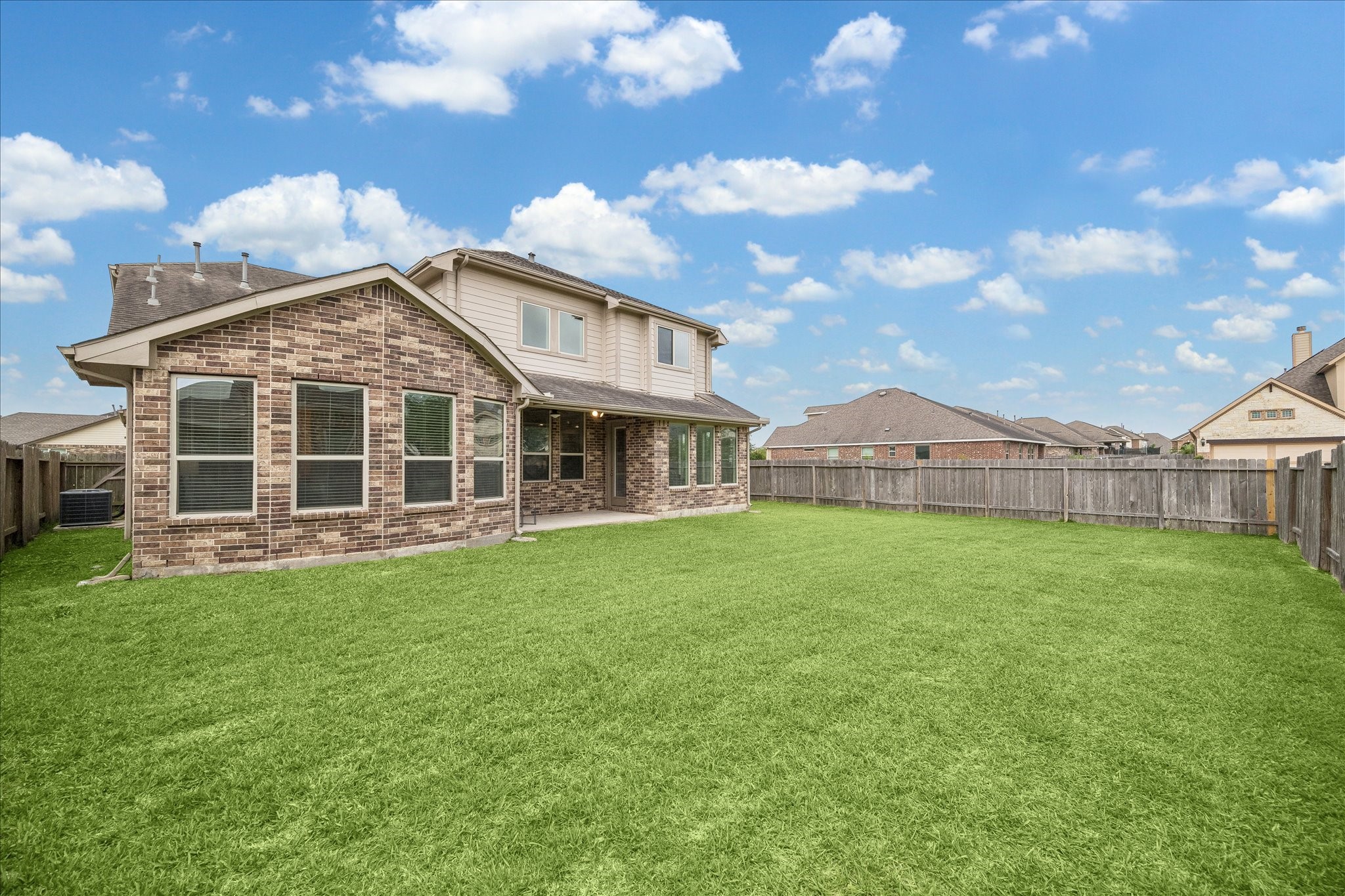  6228 Watford Drive - 物件實景